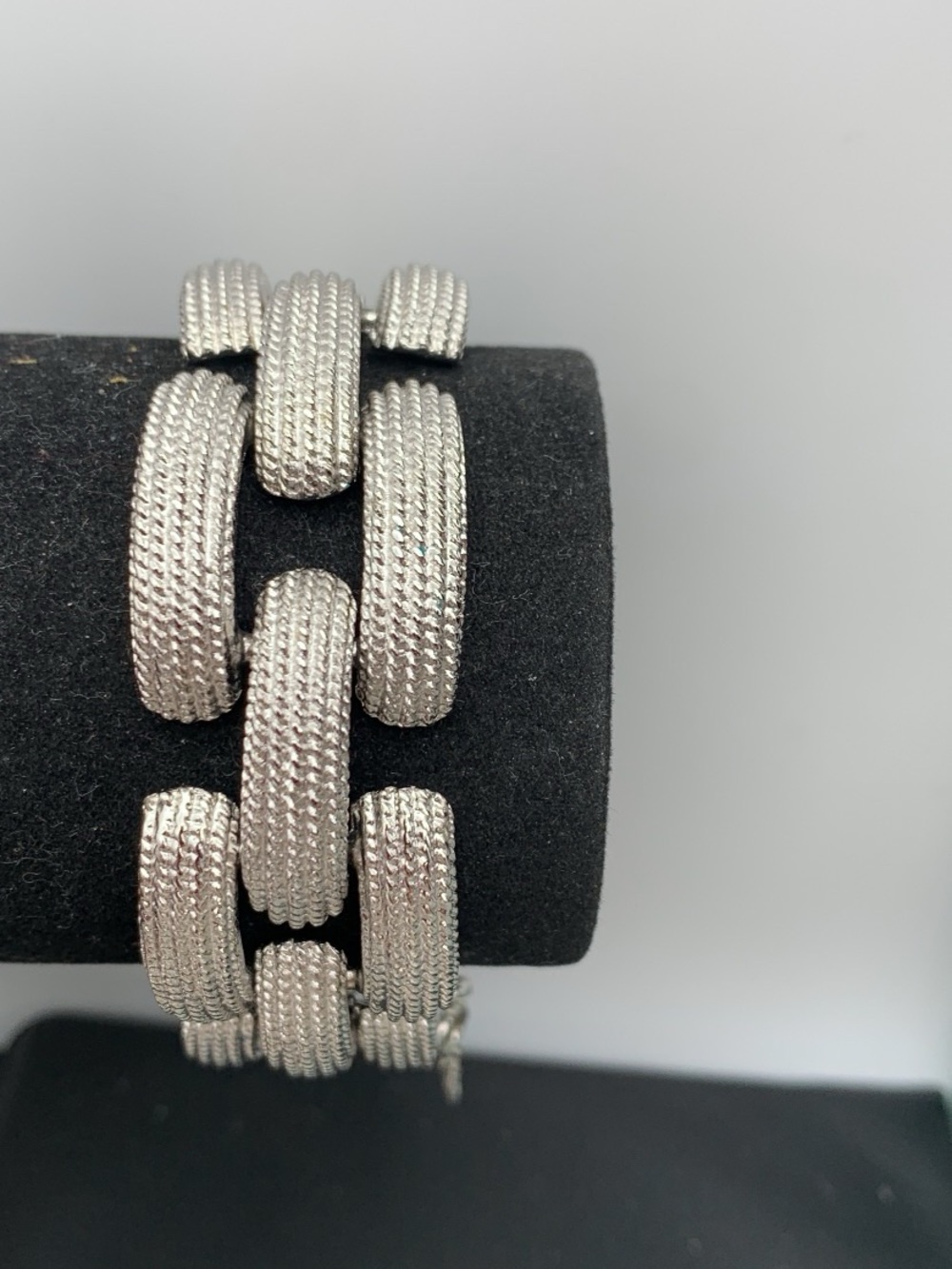 Vintage Monet chunky Silver tone Textured Link Bracelet - Women Jewelry